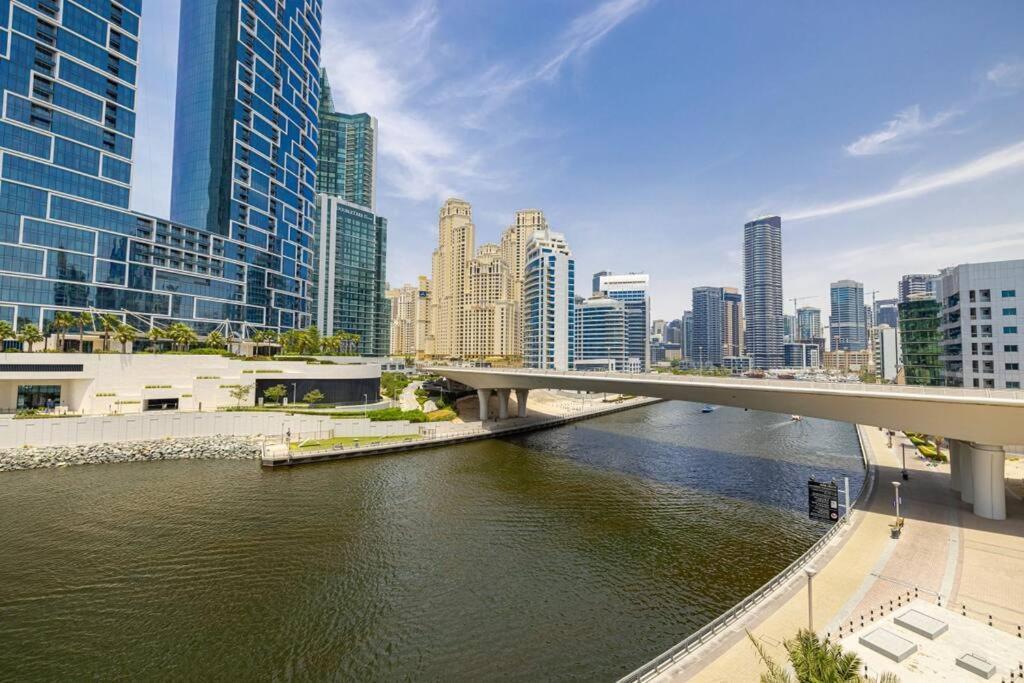 Water Front - Beautiful 1br On Marina Apartment *