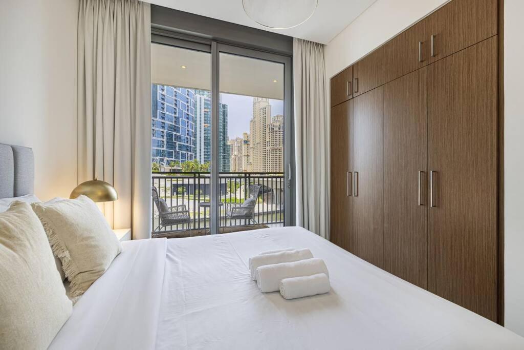 Water Front - Beautiful 1br On Marina