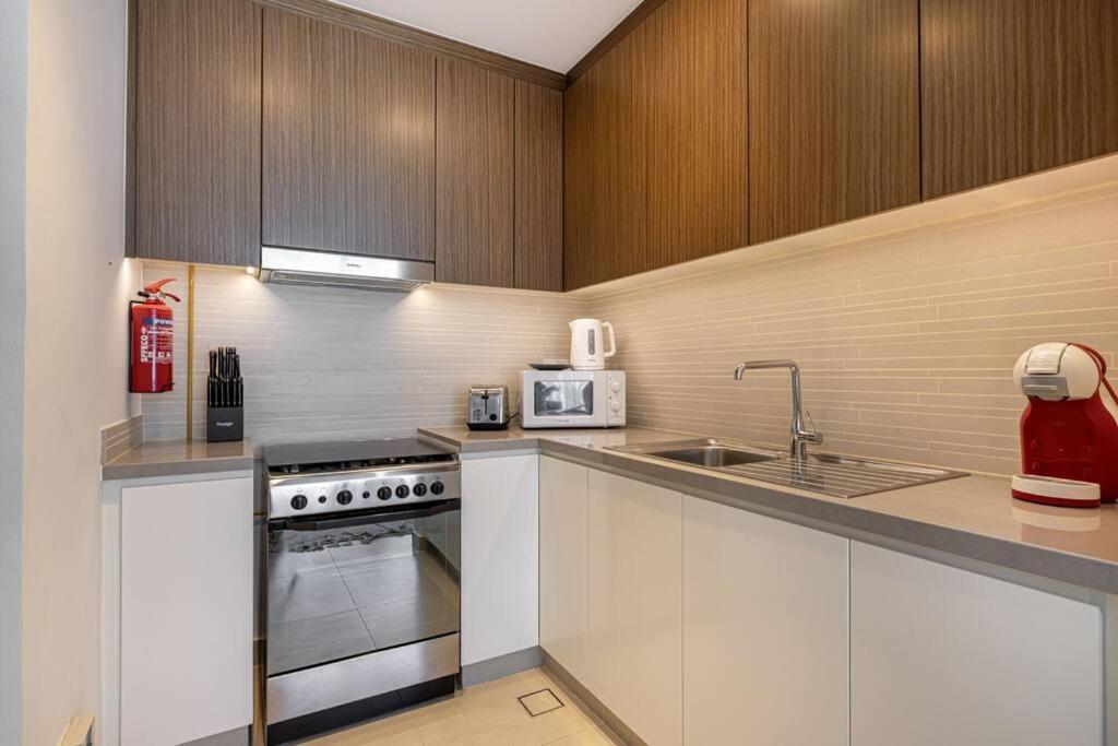 Apartment Water Front - Beautiful 1br On Marina Dubai
